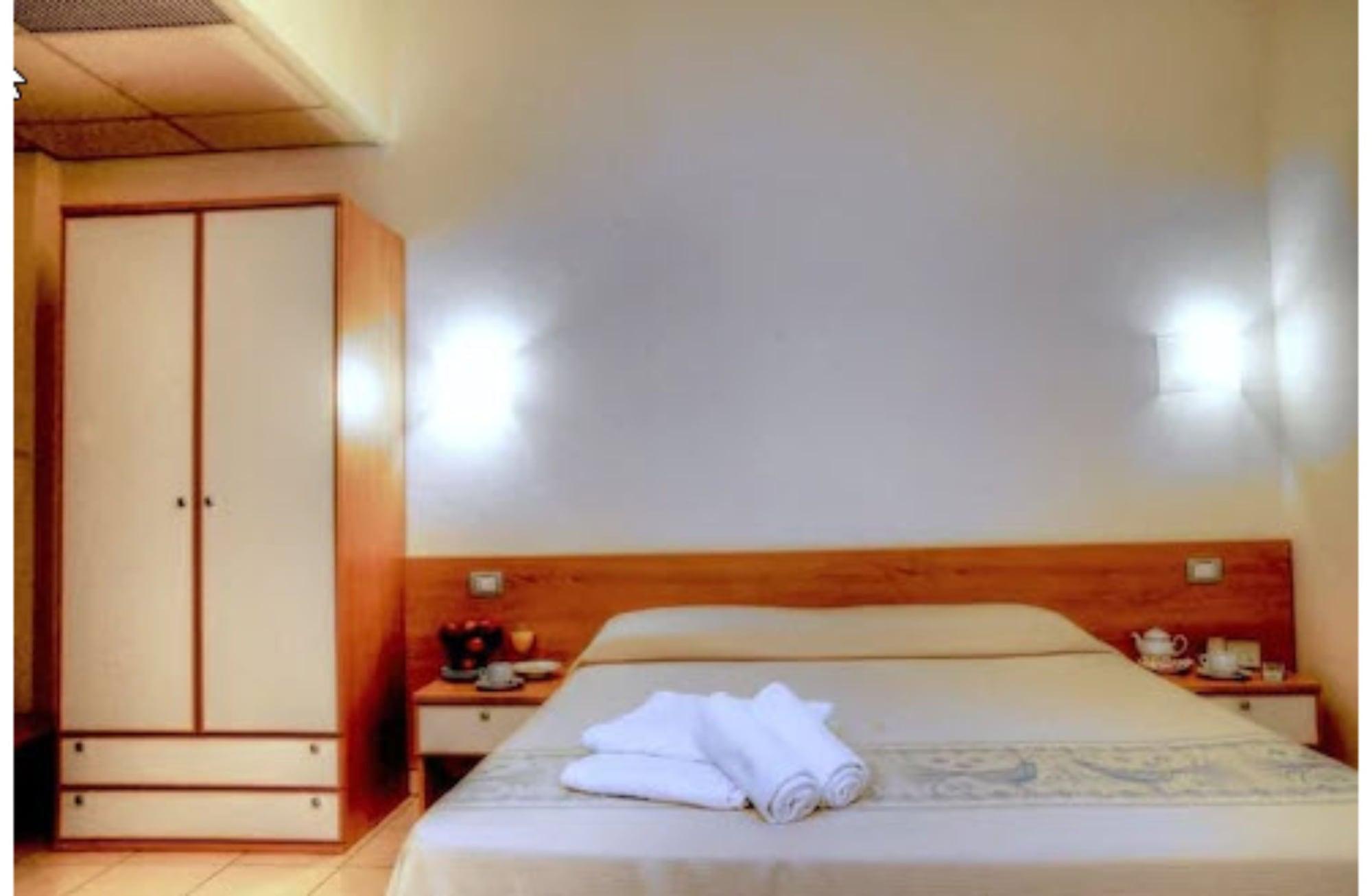 Hotel Baia Marina Orosei Luaran gambar