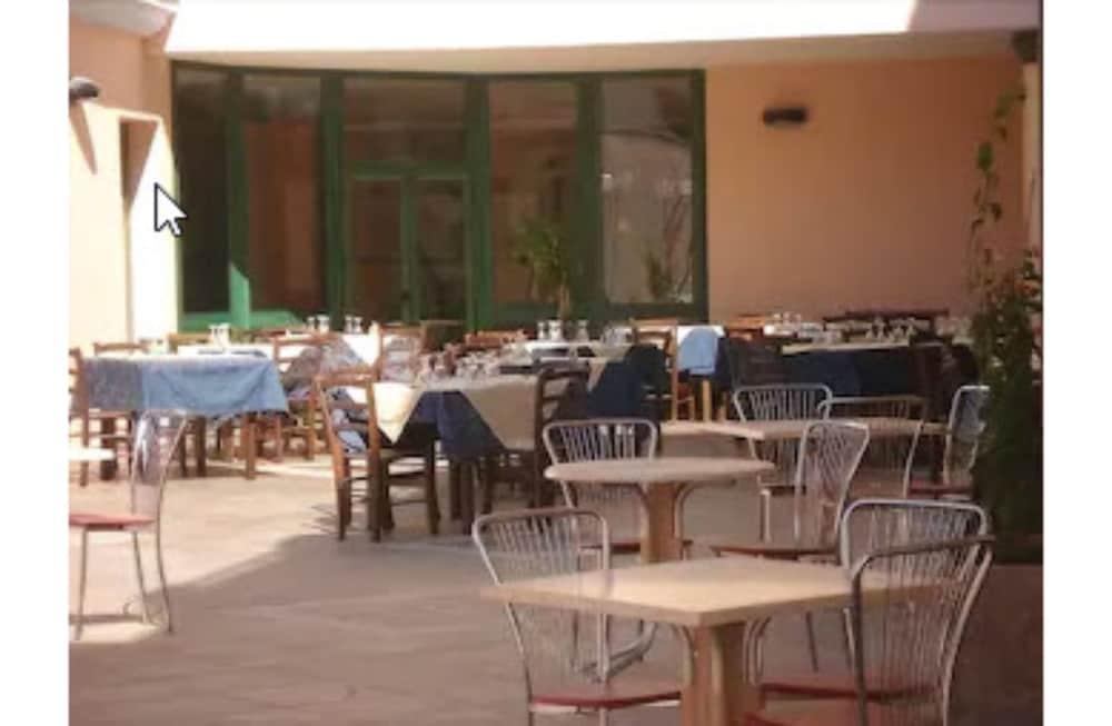Hotel Baia Marina Orosei Luaran gambar