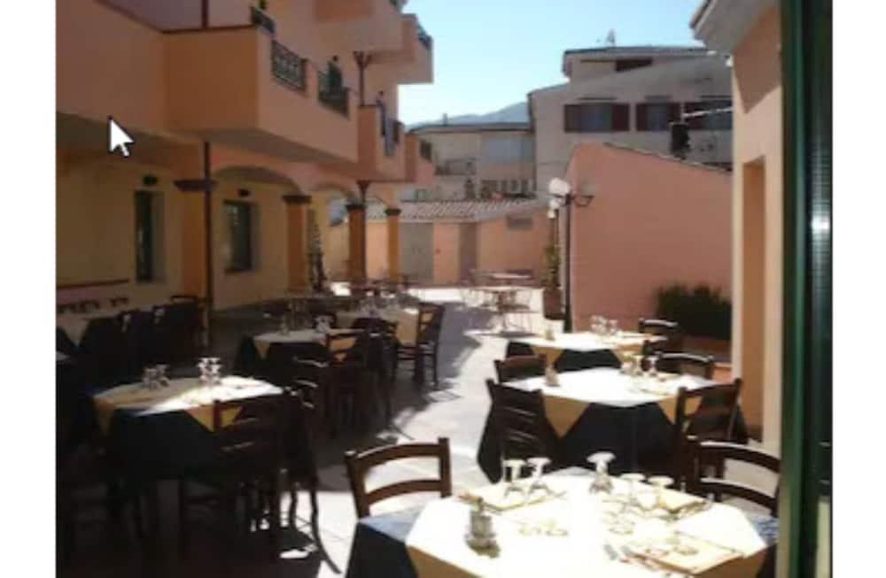 Hotel Baia Marina Orosei Luaran gambar