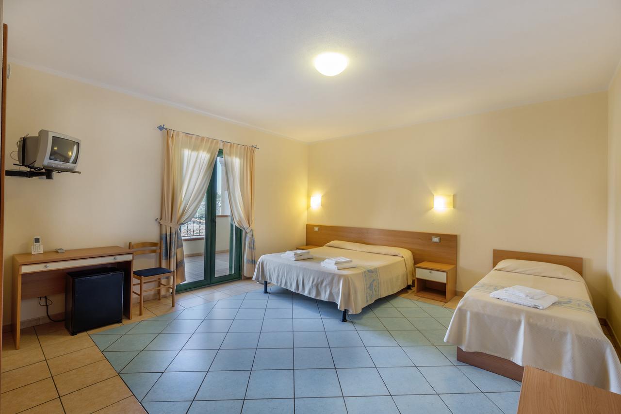 Hotel Baia Marina Orosei Luaran gambar