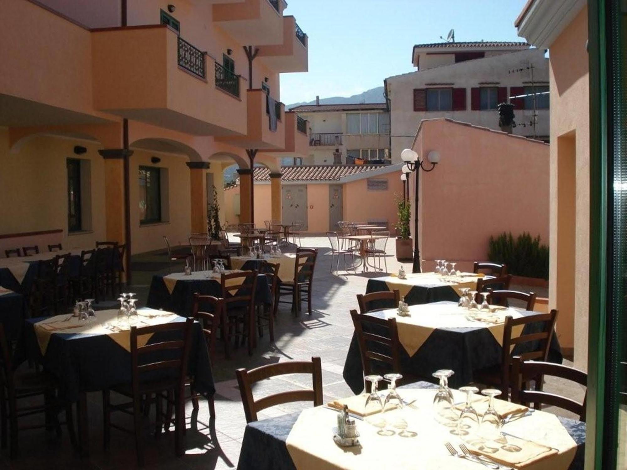 Hotel Baia Marina Orosei Luaran gambar